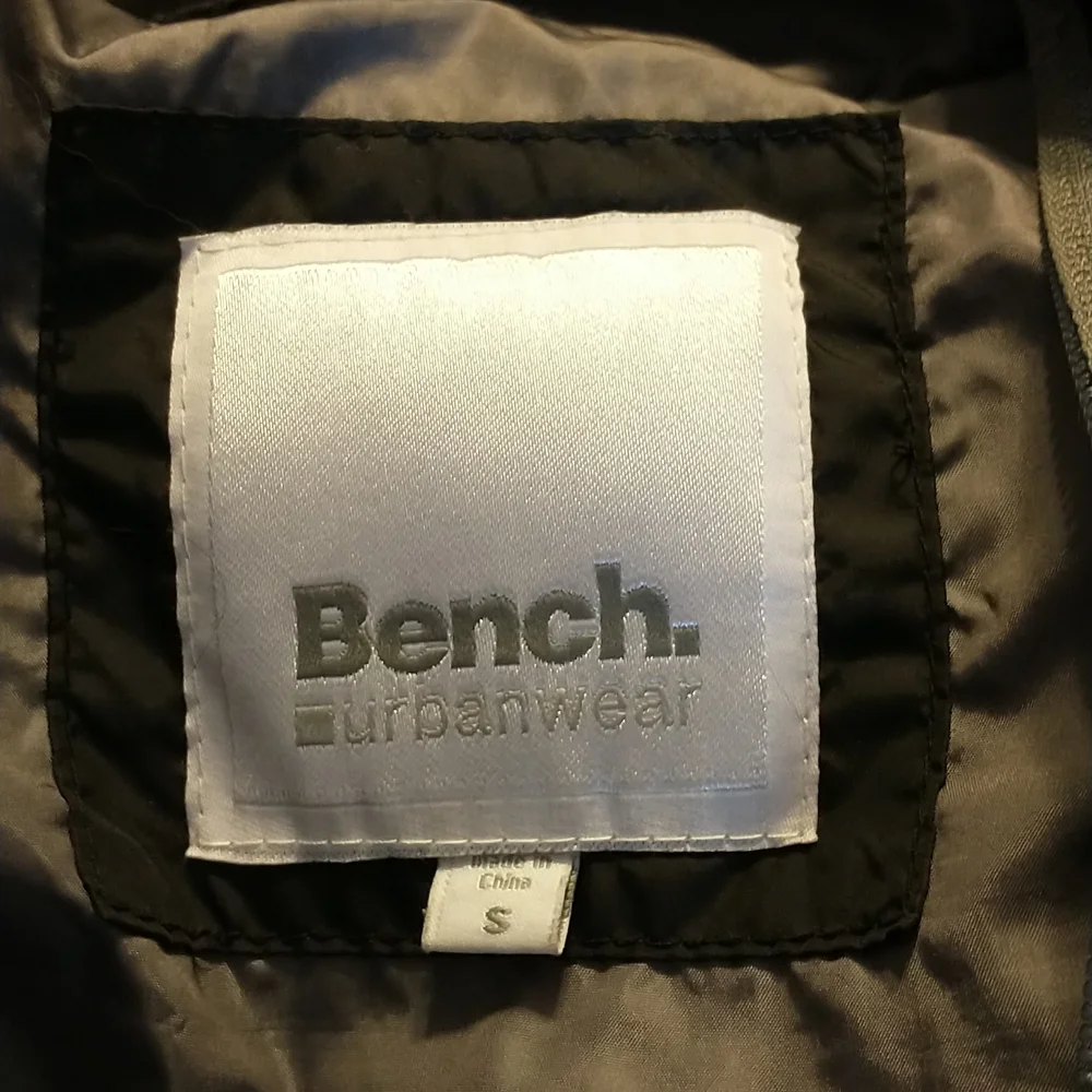 Bench puffer jacket - Picture 3 of 4